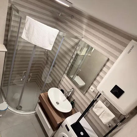 Omazic Apartment *