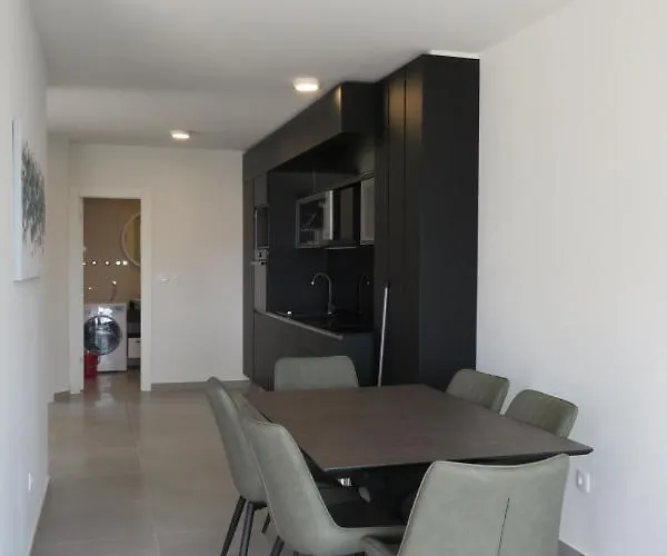 Omazic * Τρογκίρ