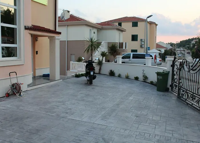 Omazic Τρογκίρ